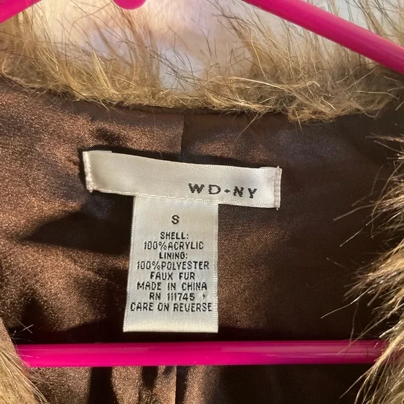 NWOT WD-NY Faux Fur Vest Size Small Make An Offer - Picture 7 of 8